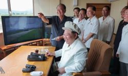 كوريا الشمالية تختبر صاروخين جديدين بقدرة فائقة